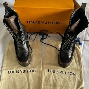 LAUREATE PLATFORM DESERT BOOT